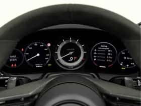 Porsche 911 (2024) thumbnail 18