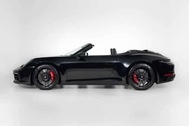 Porsche 911 (2024) thumbnail 6