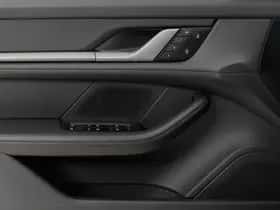 Porsche Taycan (2025) thumbnail 38
