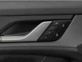 Porsche Taycan (2025) thumbnail 39
