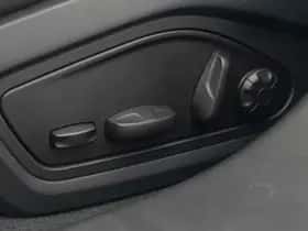 Porsche Taycan (2025) thumbnail 42
