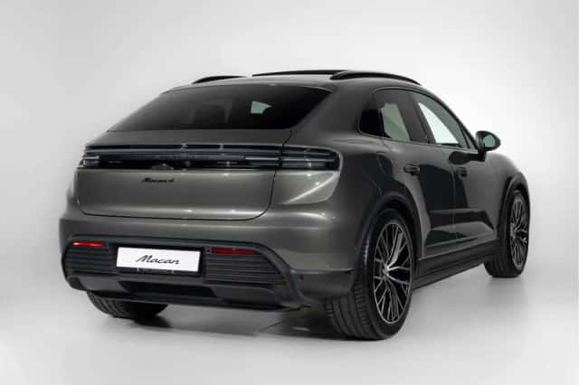 Porsche Macan (2026) thumbnail 2