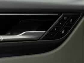 Porsche Macan (2026) thumbnail 40
