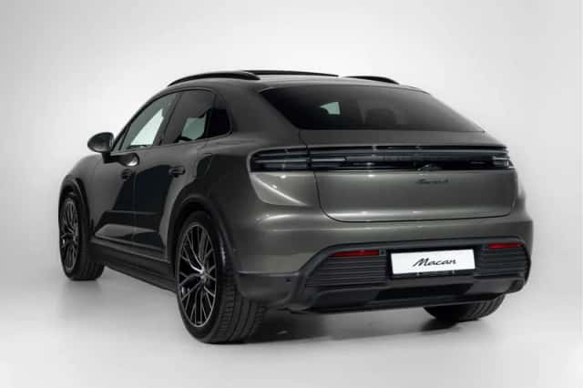 Porsche Macan (2026) thumbnail 6