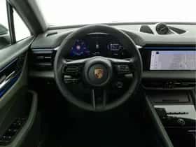 Porsche Macan (2026) thumbnail 9