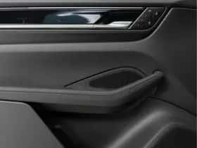 Porsche Macan (2026) thumbnail 18