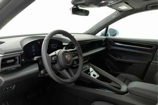 Porsche Macan (2026) thumbnail 3