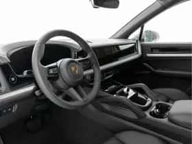 Porsche Cayenne (2025) thumbnail 3