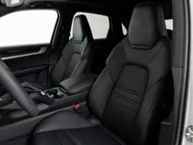 Porsche Cayenne (2025) thumbnail 4