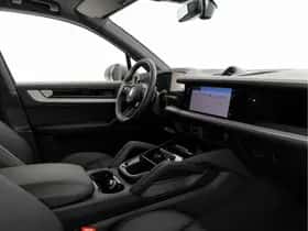 Porsche Cayenne (2025) thumbnail 7