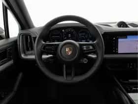 Porsche Cayenne (2025) thumbnail 9