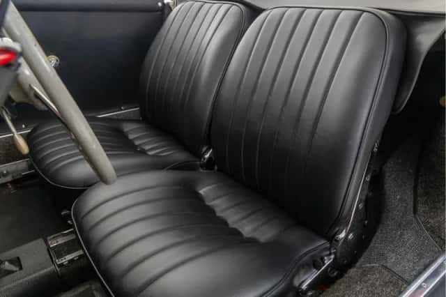 Porsche 356 (1957) thumbnail 4