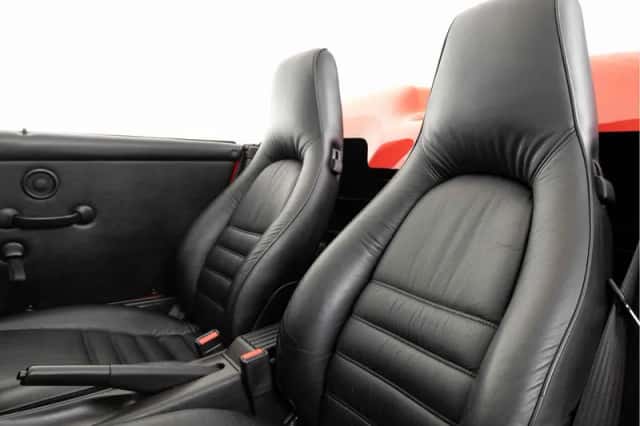 Porsche 911 (1993) thumbnail 4