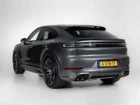 Porsche Cayenne (2024) thumbnail 2