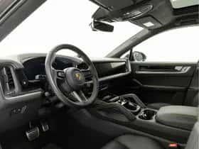 Porsche Cayenne (2024) thumbnail 3