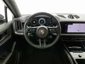 Porsche Cayenne (2024) thumbnail 9
