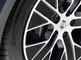 Porsche Taycan (2025) thumbnail 22