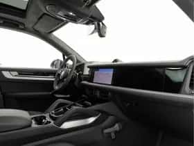 Porsche Cayenne (2024) thumbnail 7