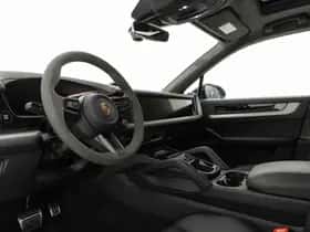Porsche Cayenne (2024) thumbnail 3