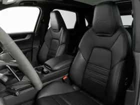 Porsche Cayenne (2024) thumbnail 4