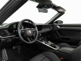 Porsche 911 (2021) thumbnail 3