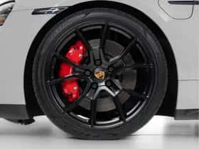 Porsche Taycan (2024) thumbnail 3