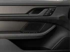 Porsche Taycan (2024) thumbnail 22