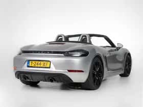 Porsche 718 (2022) thumbnail 2
