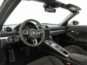 Porsche 718 (2022) thumbnail 3
