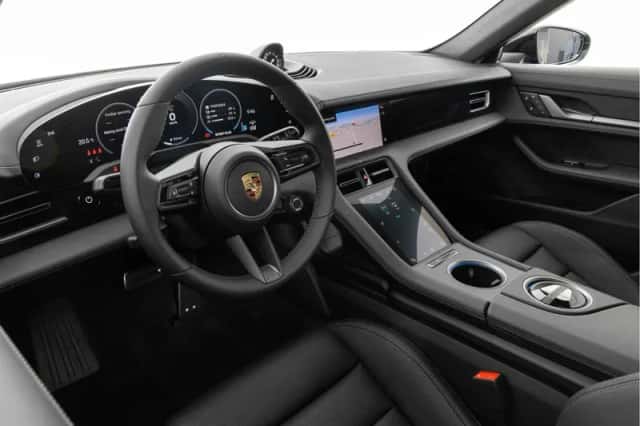 Porsche Taycan (2025) thumbnail 3