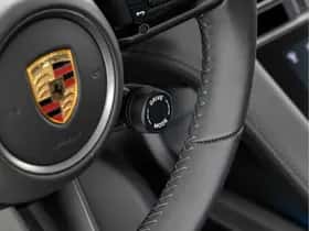 Porsche Taycan (2025) thumbnail 32