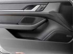 Porsche Taycan (2025) thumbnail 33