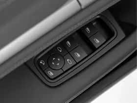 Porsche Taycan (2025) thumbnail 36