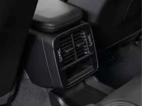 Porsche Taycan (2025) thumbnail 40