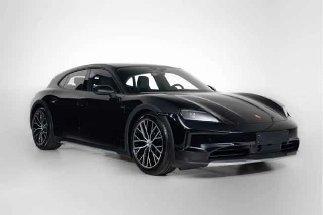 Porsche Taycan (2025) thumbnail 5
