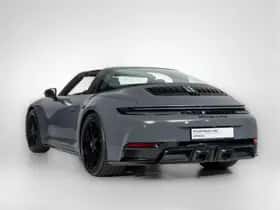 Porsche 911 (2025) thumbnail 2