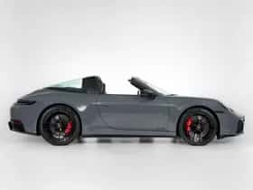 Porsche 911 (2025) thumbnail 11