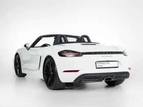 Porsche 718 (2023) thumbnail 2