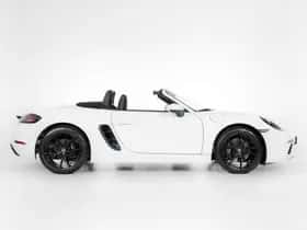 Porsche 718 (2023) thumbnail 11