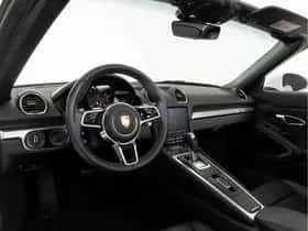 Porsche 718 (2023) thumbnail 3