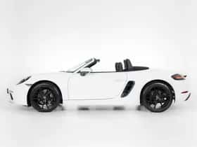Porsche 718 (2023) thumbnail 5