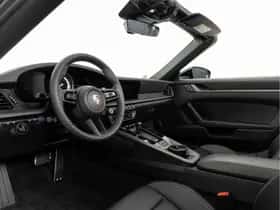 Porsche 911 (2023) thumbnail 3