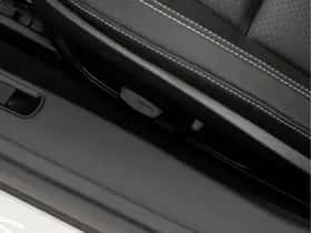 Porsche 911 (2023) thumbnail 32