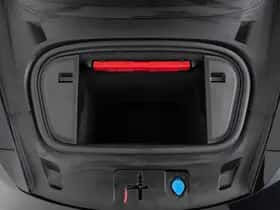 Porsche Taycan (2024) thumbnail 25