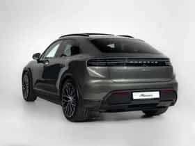 Porsche Macan (2025) thumbnail 2