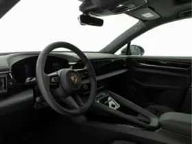 Porsche Macan (2025) thumbnail 3
