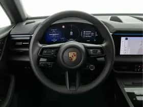Porsche Macan (2025) thumbnail 9