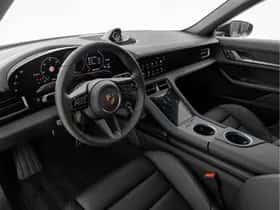 Porsche Taycan (2025) thumbnail 3