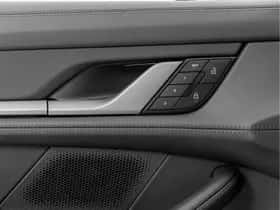 Porsche Taycan (2025) thumbnail 32