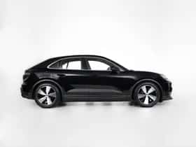 Porsche Macan (2025) thumbnail 10
